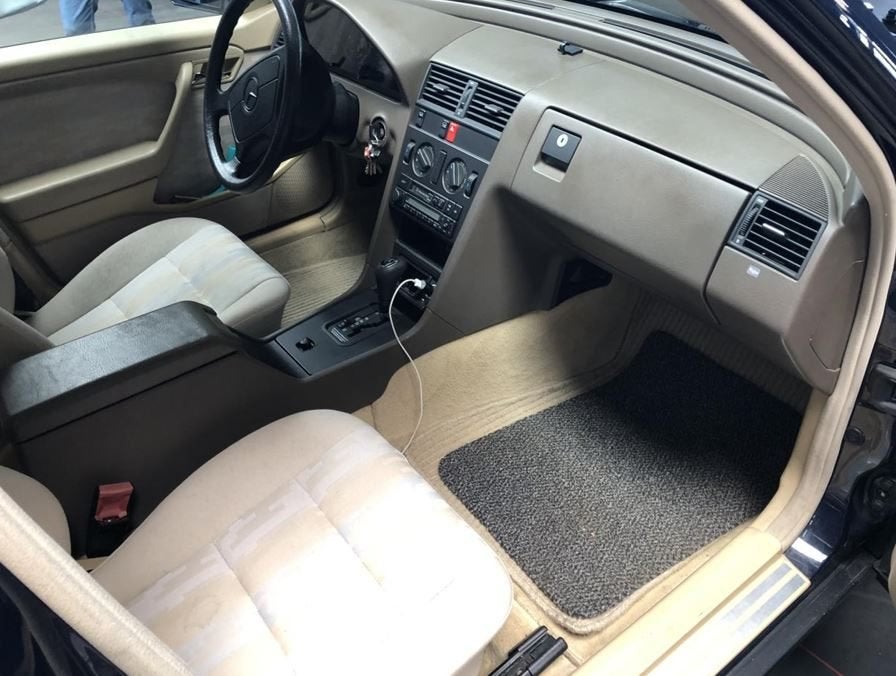 Oldtimer Classic car Mercedes C190 benzine, foto 12