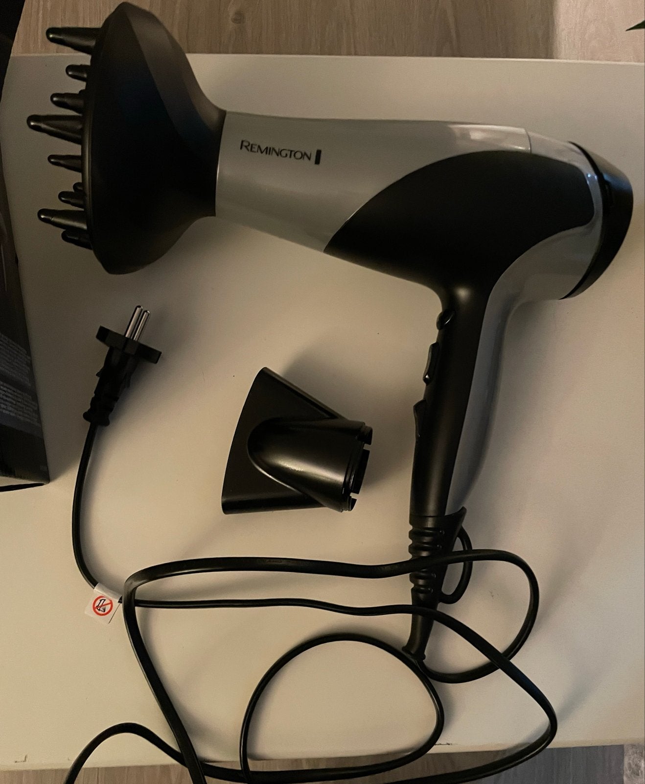 Remington Ionic Dry 2200 Föhn met diffuser en opzetstuk, Ophalen, Zo goed als nieuw, Haarverzorging