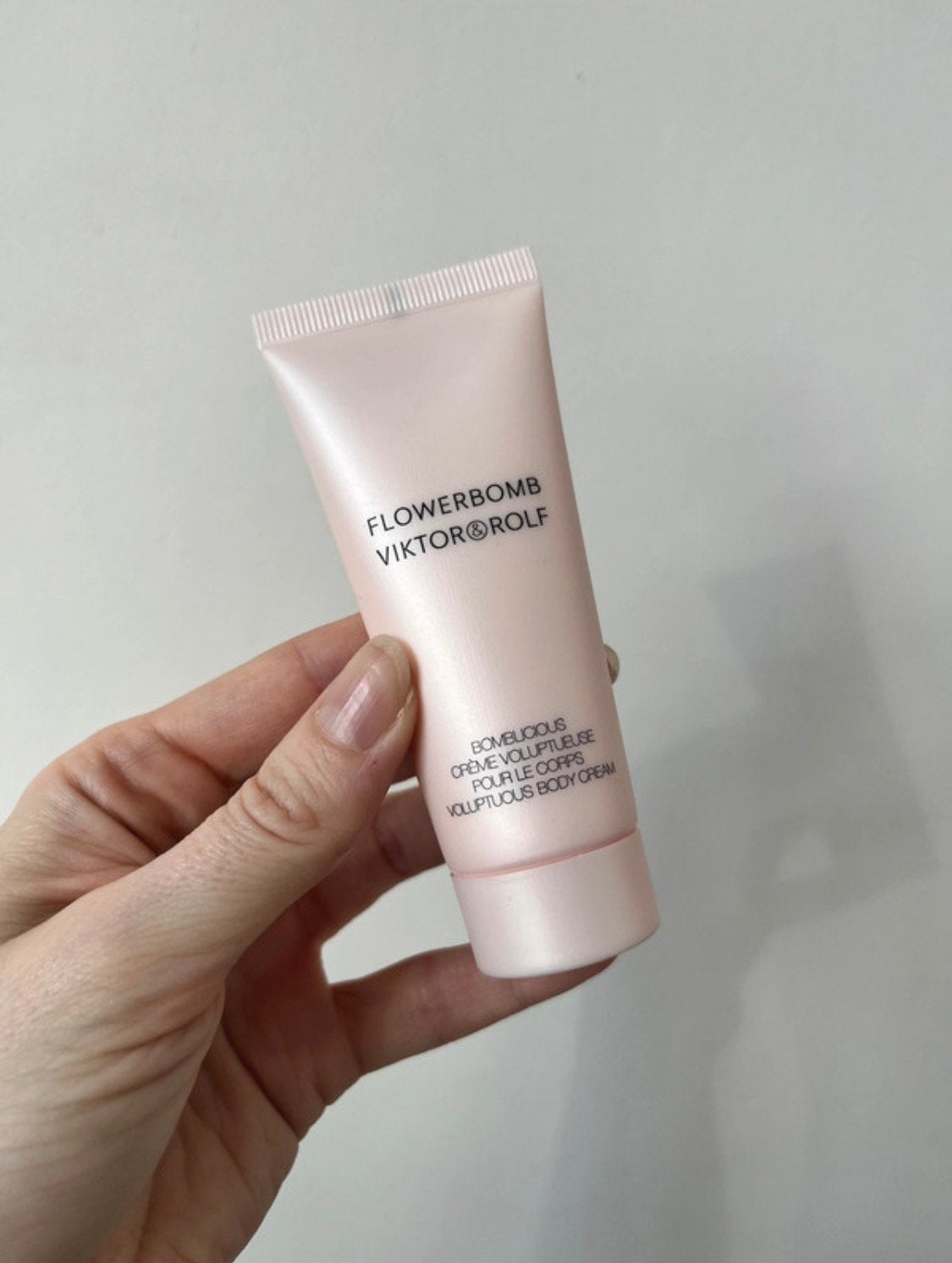 Viktor & Rolf Flowerbomb - Voluptuous body cream, 40ml., Verzenden, Nieuw, Bodylotion, Crème of Olie