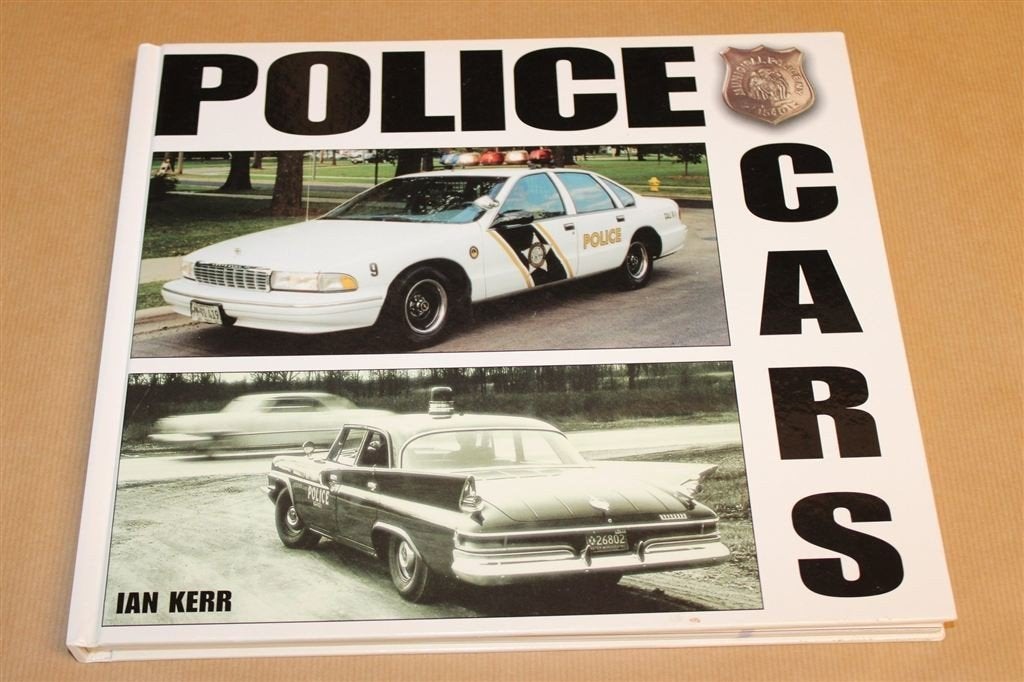 Politieauto\'s — Groot Fotoboek Police Cars [EN], Ophalen of Verzenden, Gelezen, Algemeen