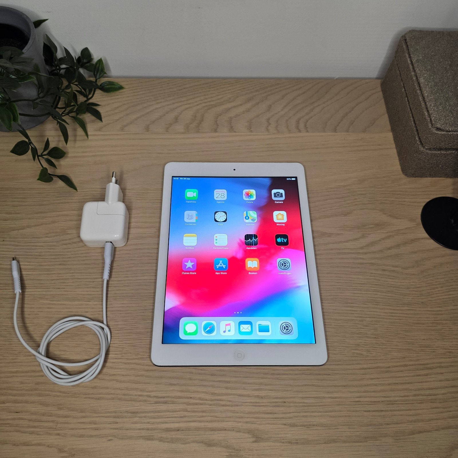 iPad Air 1 16GB WiFi zilver + lader
