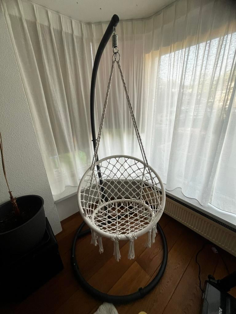 Hangstoel met standaard - Wit macramé, Ophalen, Wit, Zo goed als nieuw, Eén