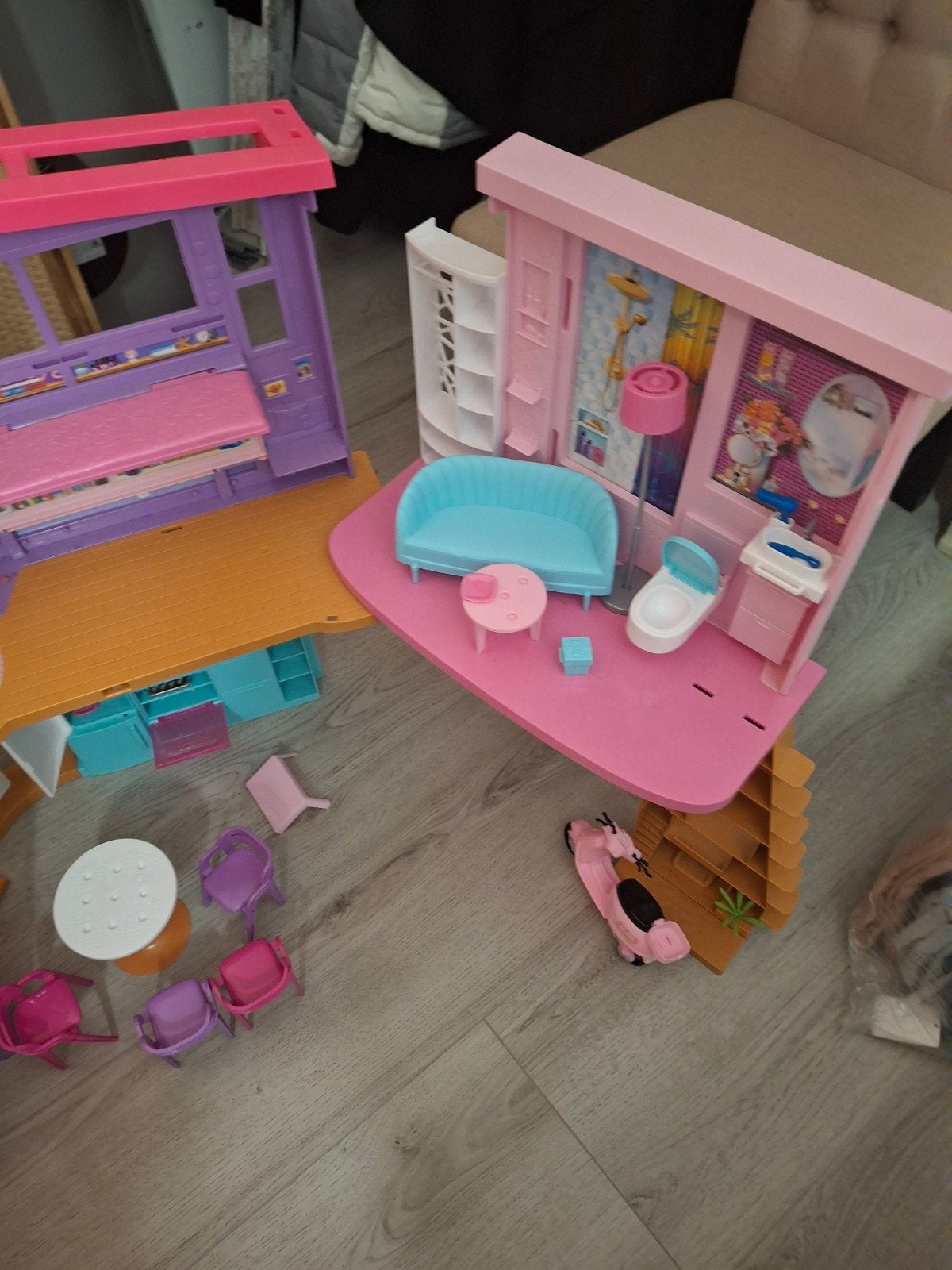 Grote Barbie collectie: huis, auto, kleding en kasten, Kinderen en Baby's, Ophalen, Gebruikt, Barbie