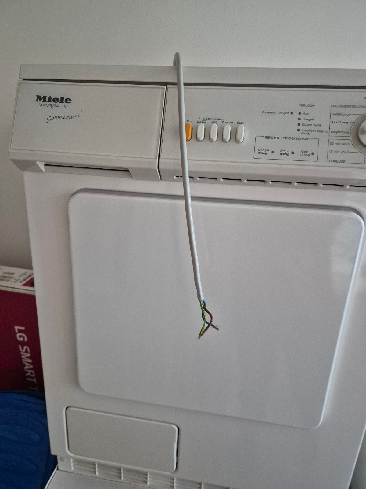 Miele Novotronic C Sommerwind Wasdroger, Ophalen, 6 tot 8 kg, Gebruikt, Luchtafvoer