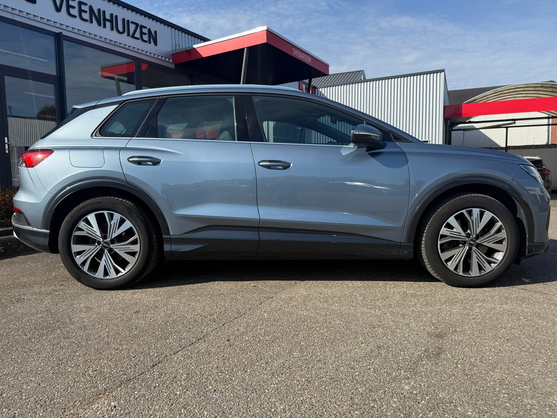 Audi Q4 e-tron 40 Advanced edition 77 kWh |rijklaar prijs|94, Auto's, Automaat, 12 maanden, Blauw, Origineel Nederlands