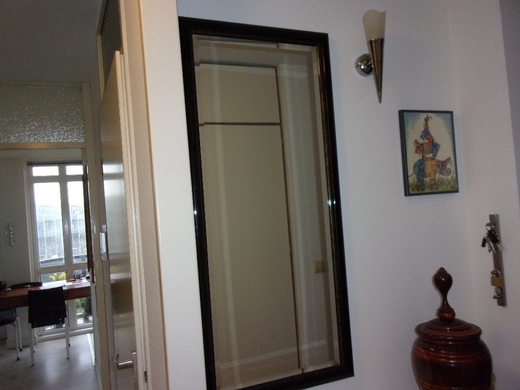 Geslepen SPIEGEL, zwart glans, met goud Randje, als NIEUW, Huis en Inrichting, Woonaccessoires | Spiegels, Ophalen, 100 tot 150 cm