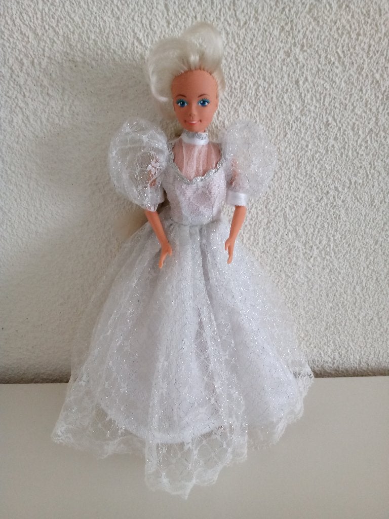Een Lucky Pop in een Prachtige Bruidsjurk, Ophalen of Verzenden, Gebruikt, Overige typen