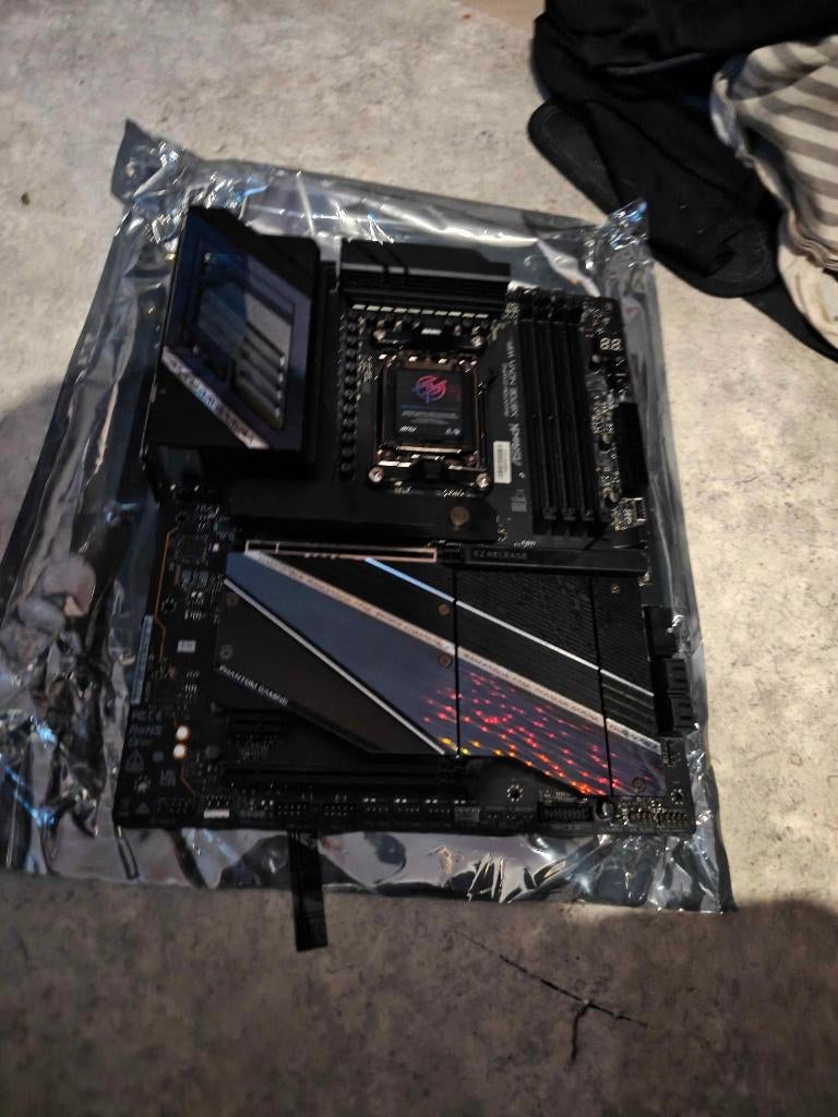 ASRock X870E Nova WiFi, Ophalen of Verzenden, Zo goed als nieuw, ATX, DDR5