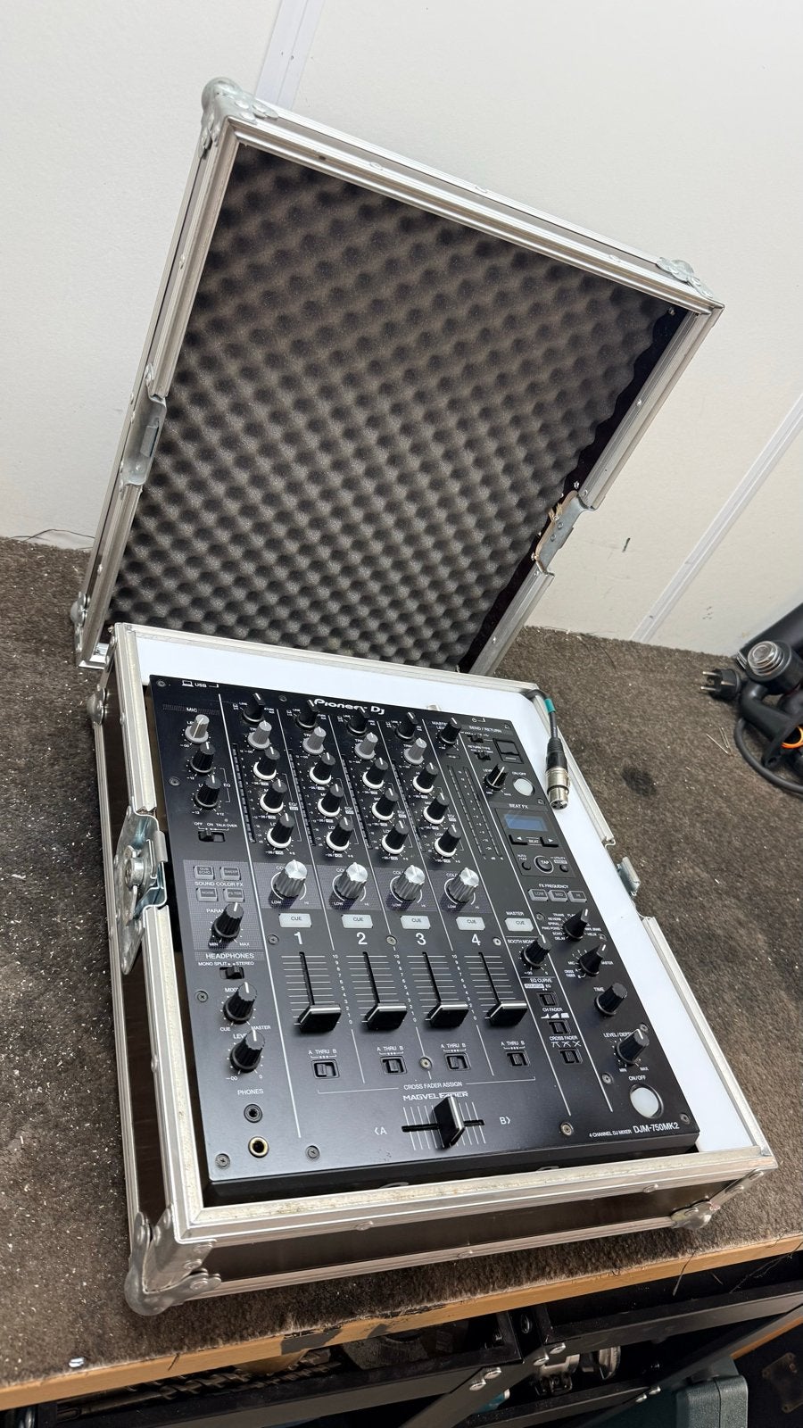 Pioneer DJM-750MK2 DJ Mixer met Flightcase, Ophalen, Zo goed als nieuw, Dj-set, Pioneer