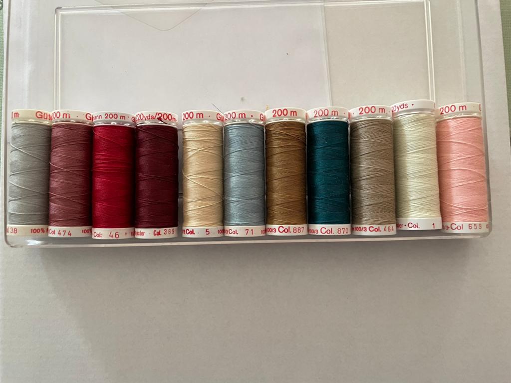 11 klosjes verachillende kleurennaaimachinegaren polyeter, Hobby en Vrije tijd, Naaien en Fournituren, Ophalen of Verzenden, Nieuw