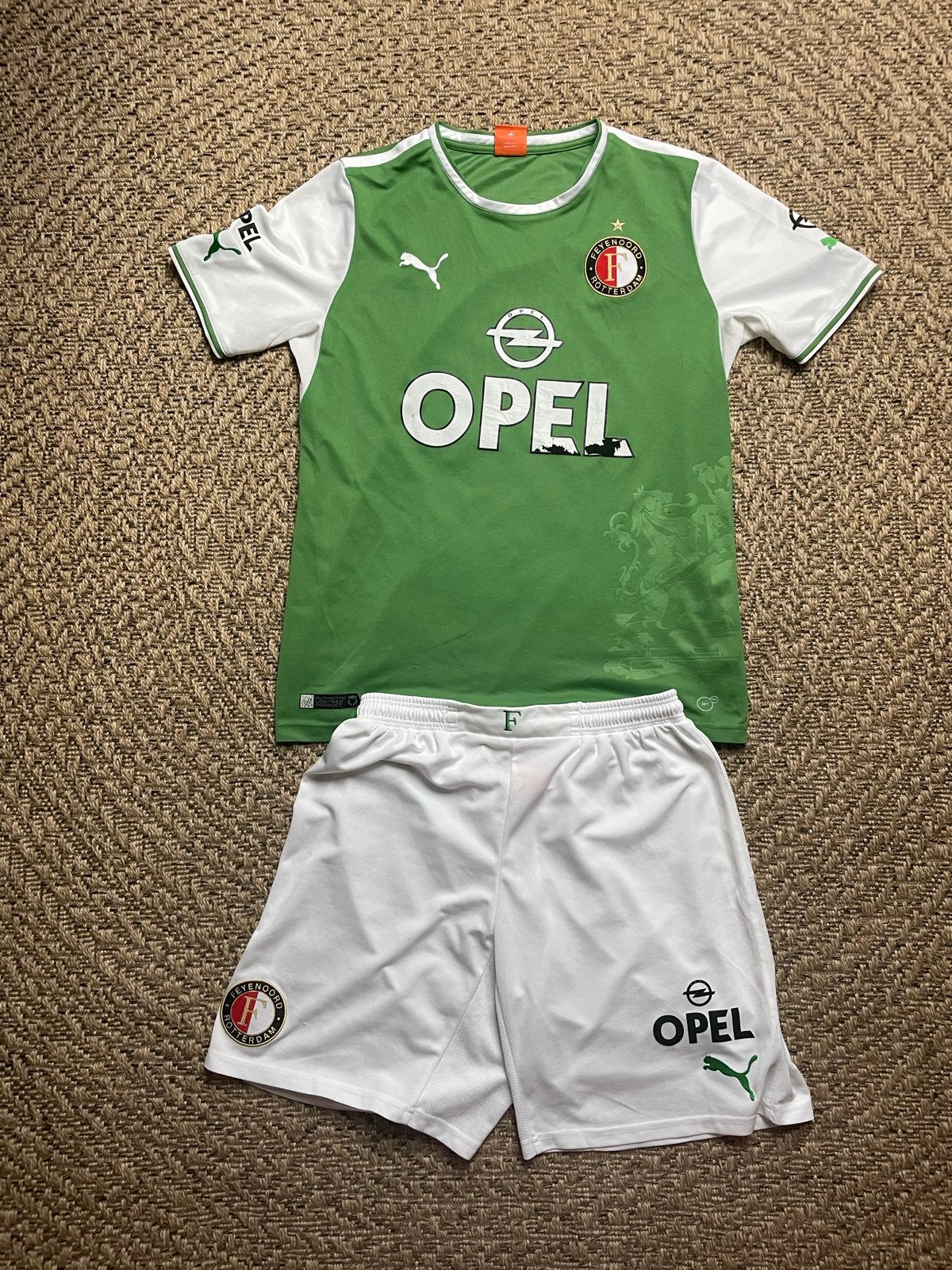 Feyenoord uitshirt en broekje maat S, Verzenden, Overige typen, Maat 36 (S), Gedragen