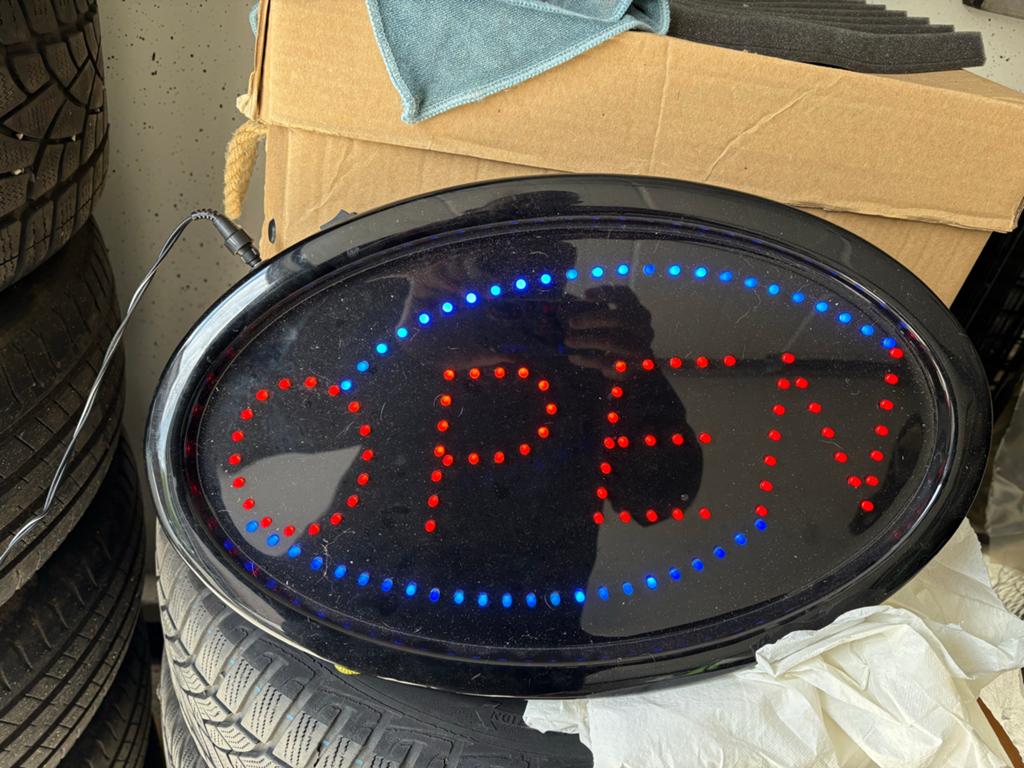 LED 'OPEN' Neon Reclamebord - Perfect voor Winkel of Bar, Ophalen, Gebruikt
