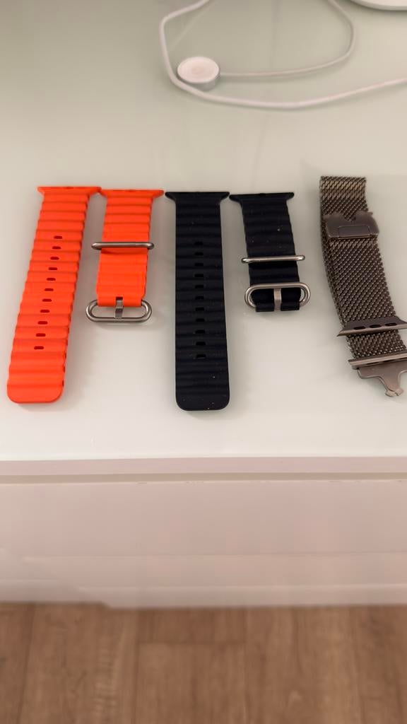 Apple Watch bandjes - Oranje, Zwart, en Milanese, Overige merken, Overige materialen, Gebruikt, Polshorloge