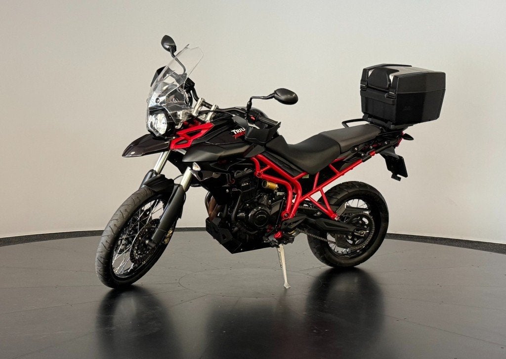 Triumph Tiger 800 XC SE  Special Edition - Volcanic Black -, Not publicly available, Triumph Motorcycles Ltd., Bedrijf, Normandy Way, Hinckley, Leicestershire LE10 3BZ, UK
