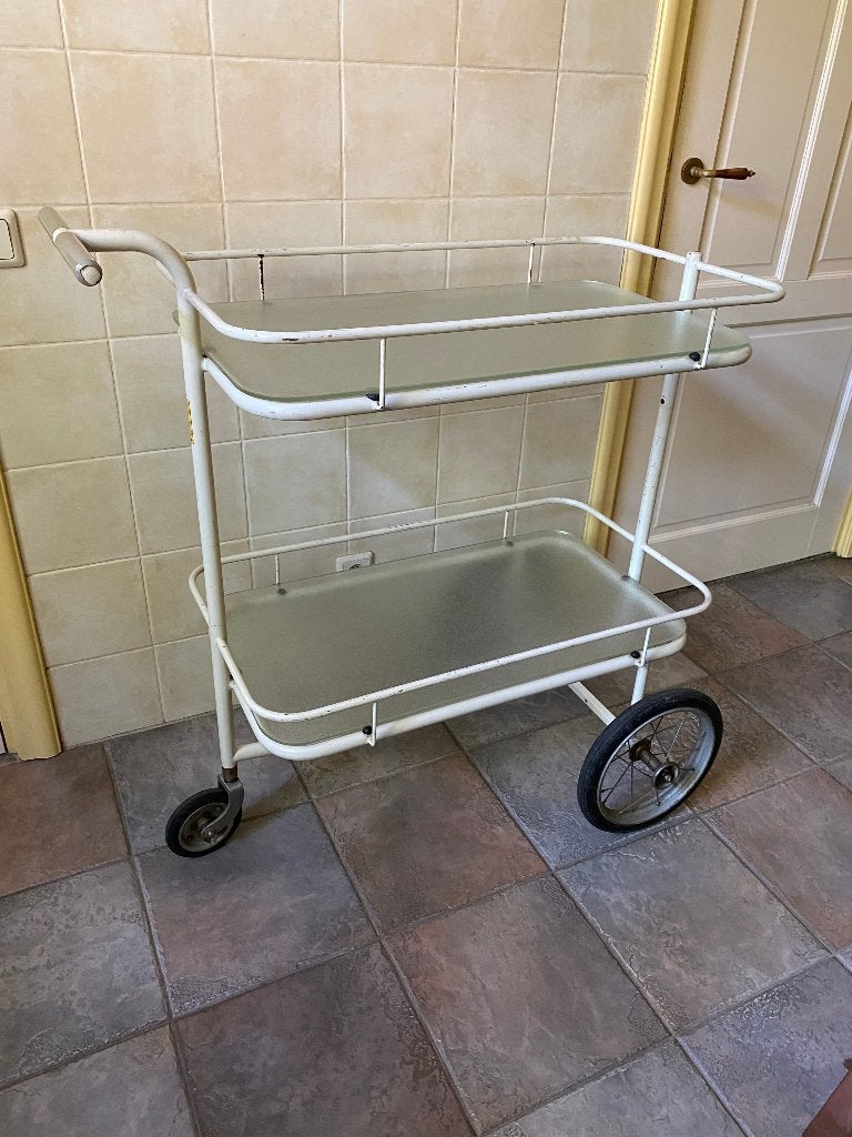 Ziekenhuis serveerwagen Oostwoud Franeker, Ophalen