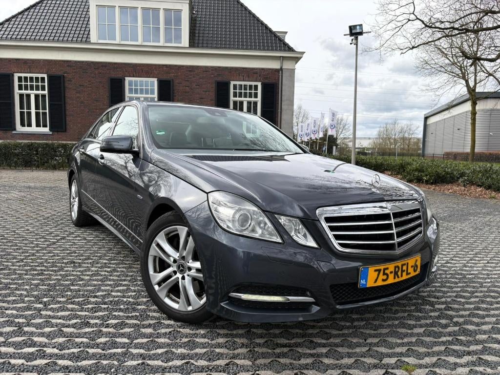 Mercedes-Benz E-Klasse E350 CGI Avantgarde Dealeronderhouden, Auto's, Automaat, Achterwielaandrijving, 2000 kg, Grijs