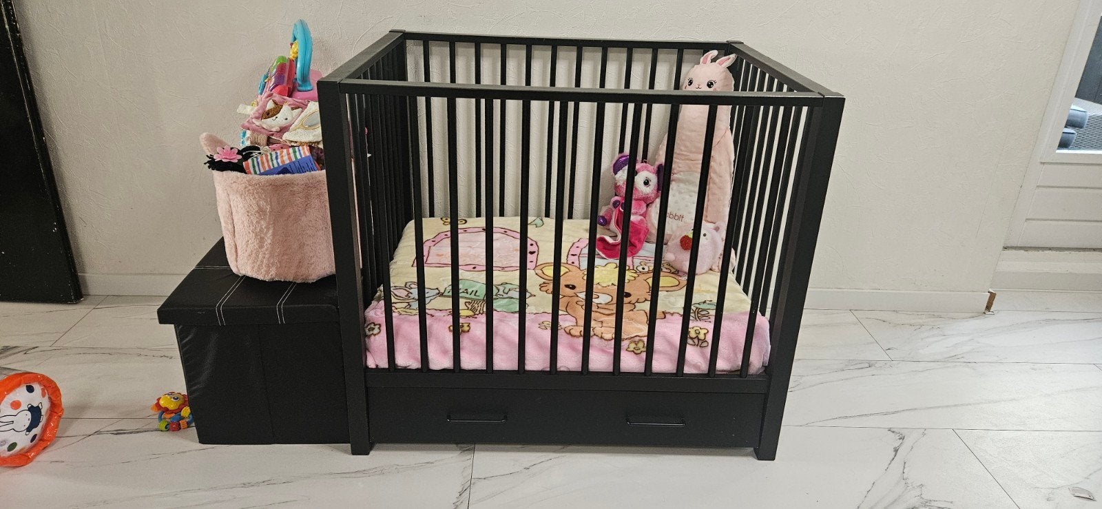 zwarte box met boxmatras, Kinderen en Baby's, Ophalen, Gebruikt, Vierkant, In hoogte verstelbaar