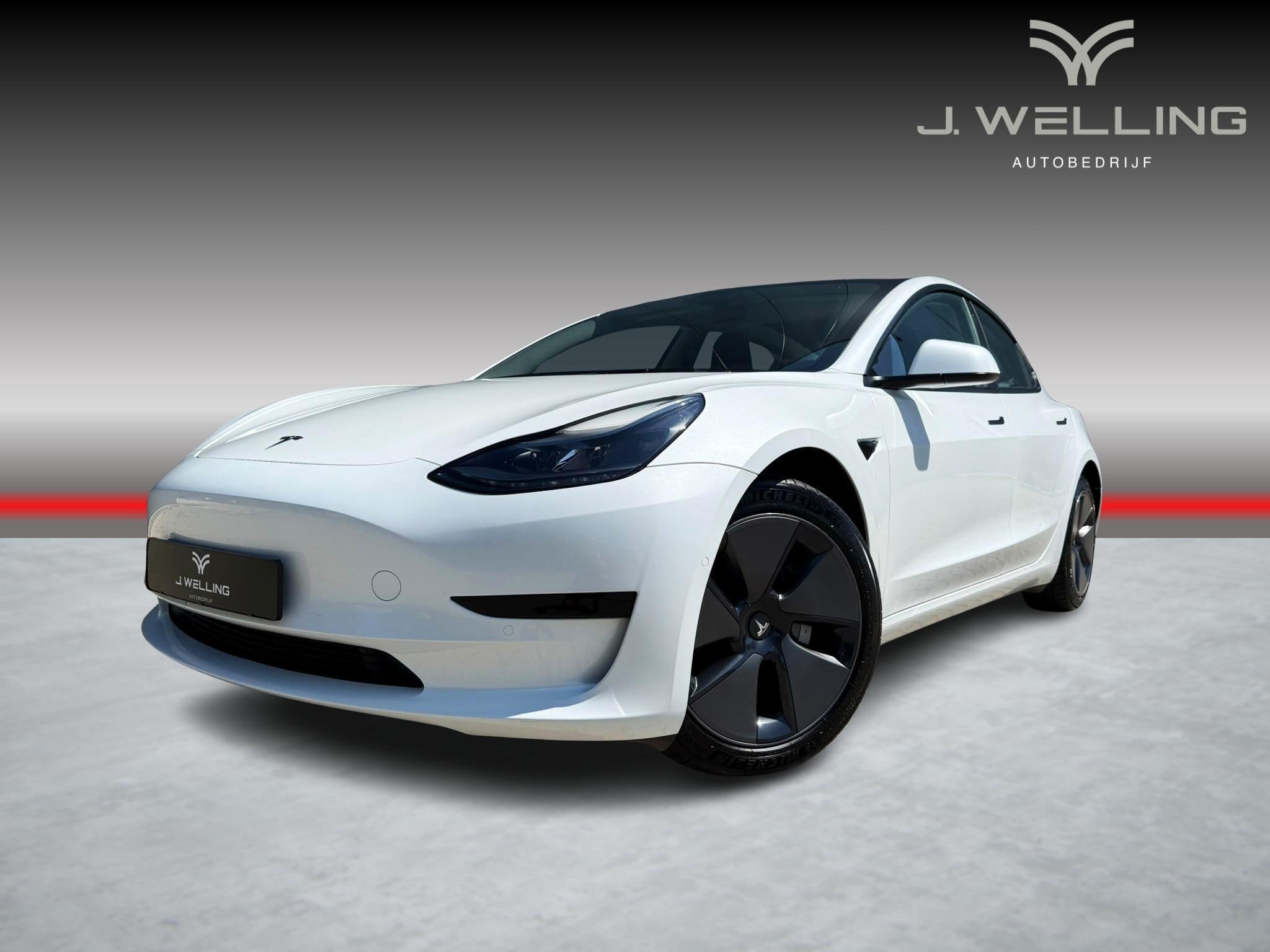 Tesla Model 3 Standard RWD Plus trekhaak / pano / 360 faceli, Auto's, Automaat, 238 pk, Gebruikt, Zwart