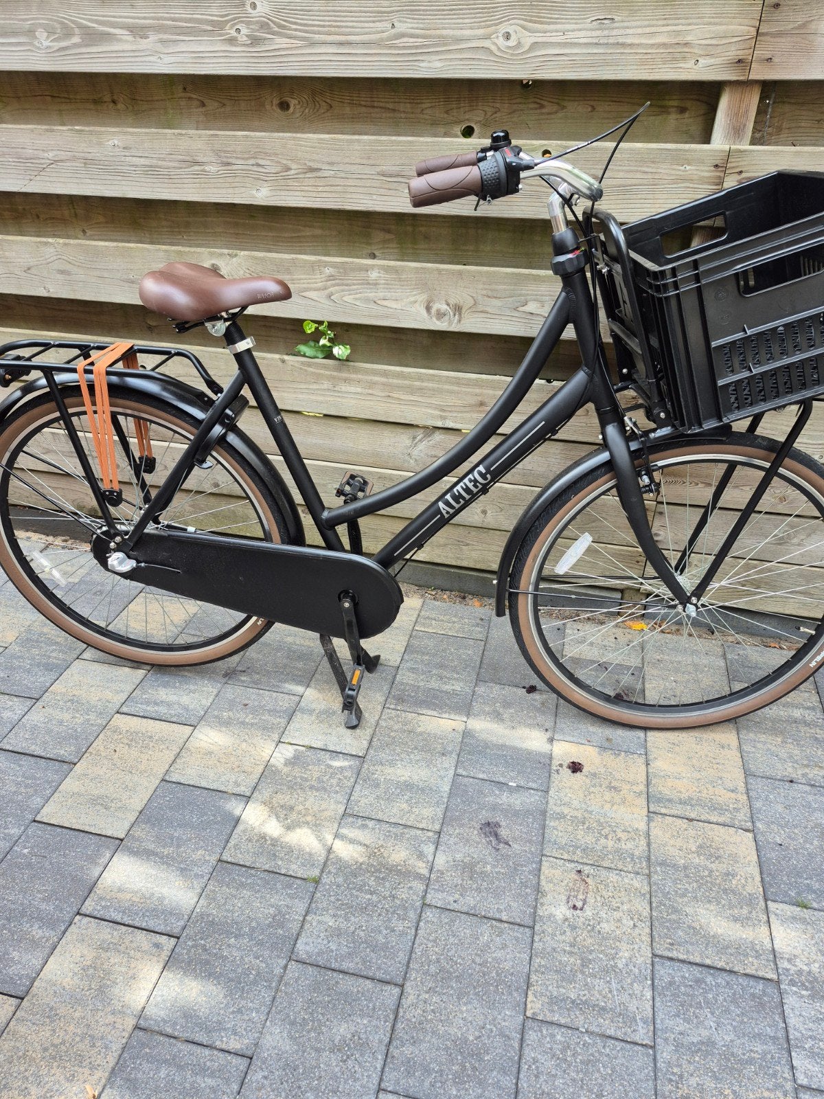 Altec fiets met voordrager en versnellingen, Fietsen en Brommers, Fietsen | Dames | Damesfietsen, Gebruikt, Velgrem, Versnellingen