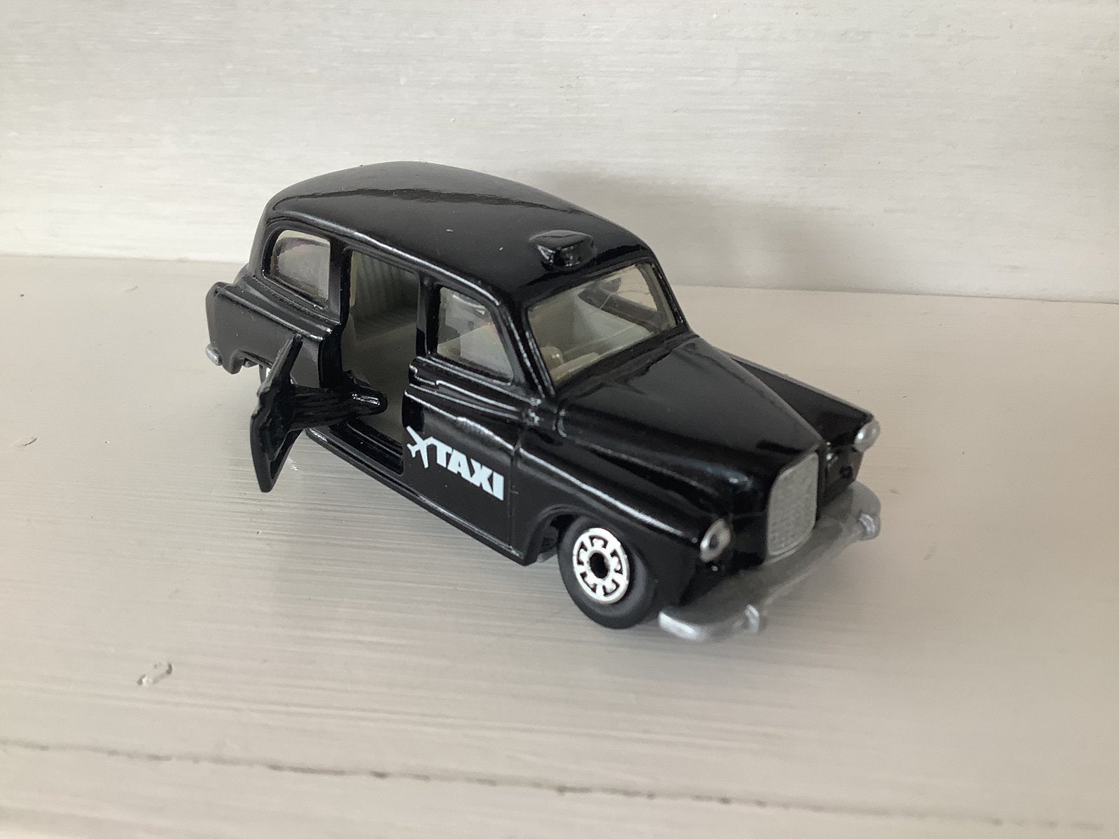 Matchbox Taxi Airport FX4R uit 1986, Ophalen of Verzenden, Zo goed als nieuw, Auto