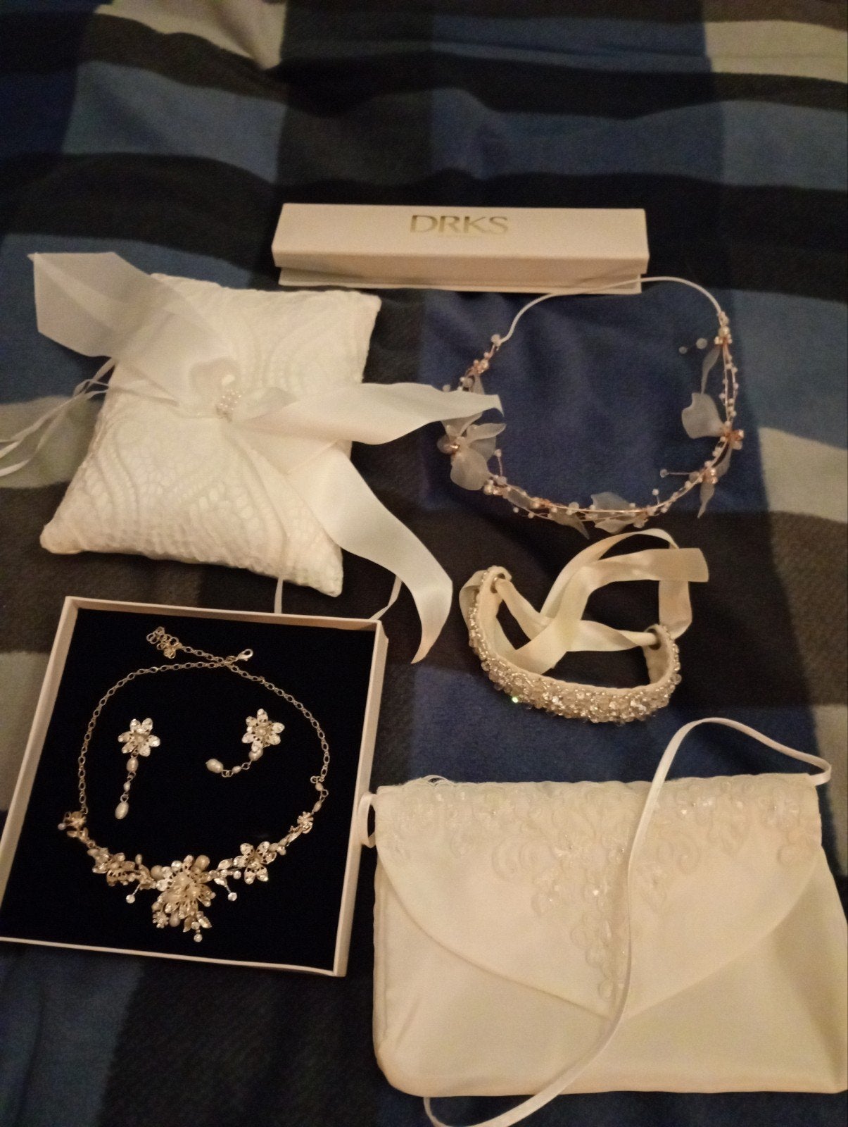 bruidsaccessoires set: sieraden, haarband, ringkusse, Overige materialen, Met edelsteen, Wit, Ophalen of Verzenden