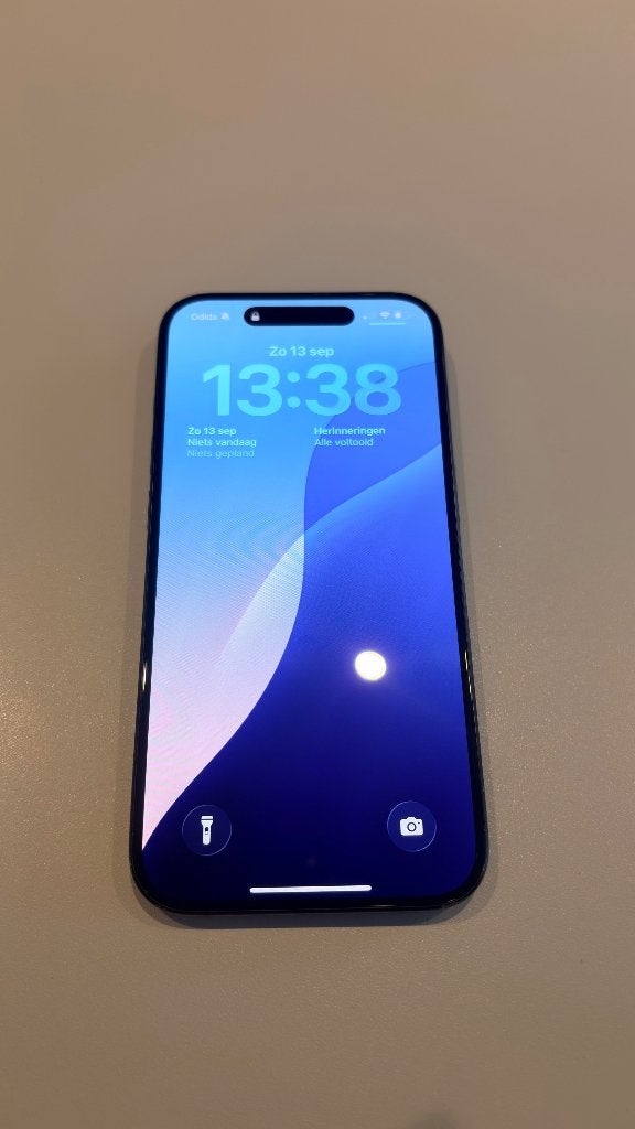 Apple iPhone 15 Pro Zwart - Zo goed als nieuw -100% batterij