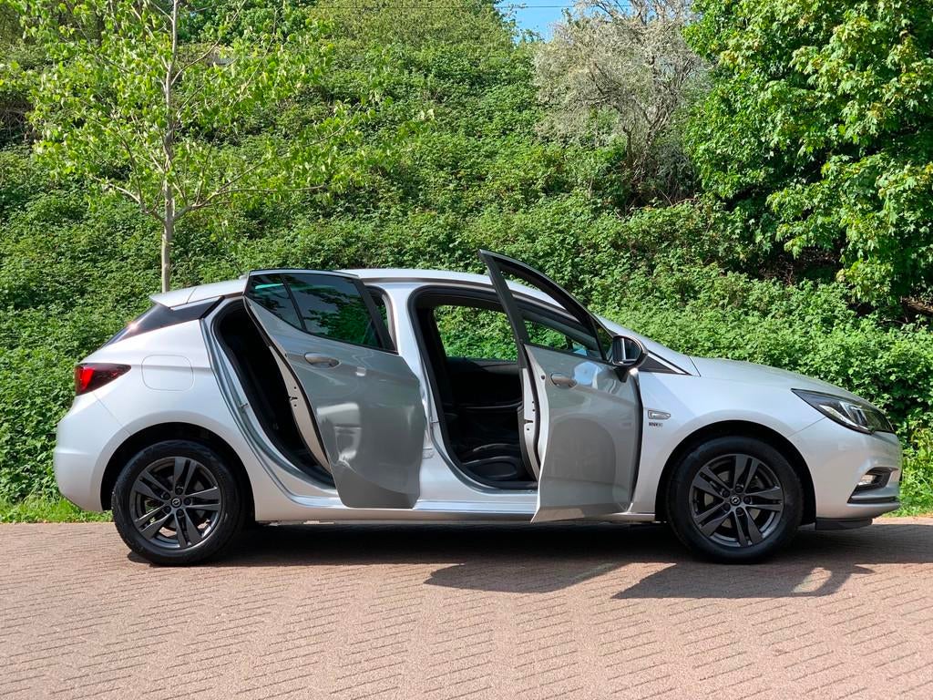Opel Astra 1.0 Turbo 120 Jaar Edition 23DKM NIEUWSTAAT !, Gebruikt, Euro 6, 610 kg, Origineel Nederlands