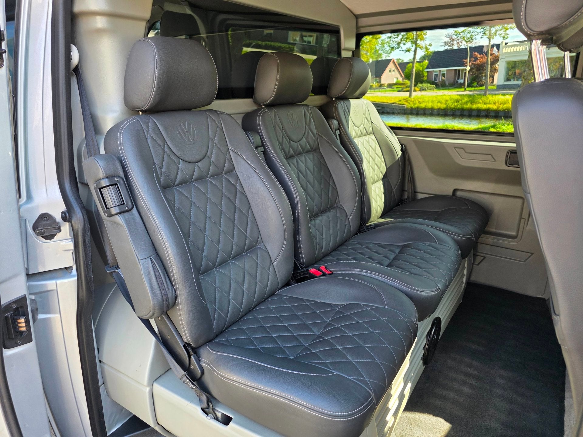 Volkswagen Transporter 2.5 TDI Trendline DC |LEER|automaat|A, Auto's, Gebruikt, Zwart, Volkswagen, Parkeersensor