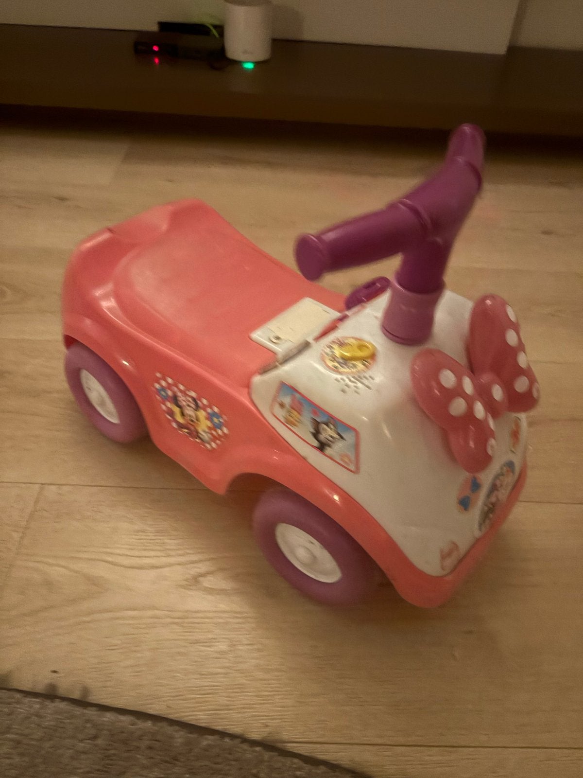 Minnie Mouse Loopauto - Batterij moet vervangen worden, Kinderen en Baby's, Speelgoed | Buiten | Voertuigen en Loopfietsen, Ophalen