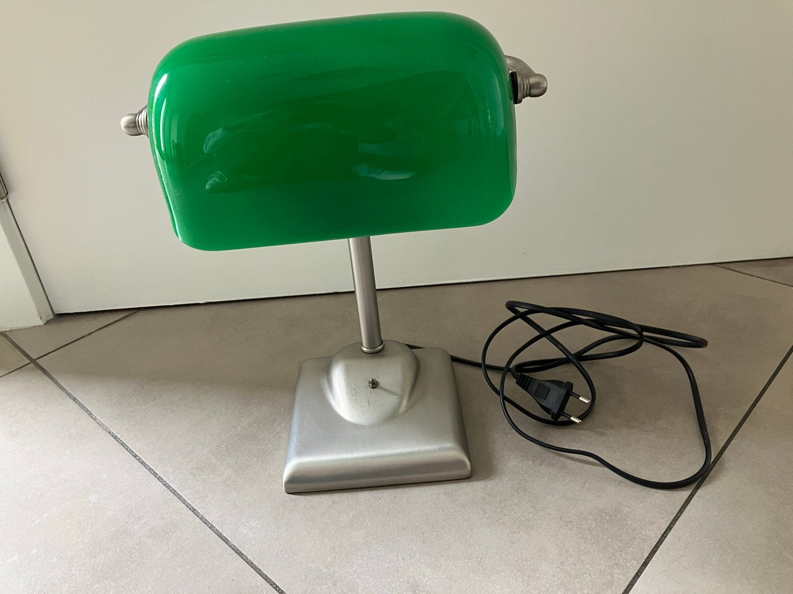Bankierslamp met groene glazen kap, Huis en Inrichting, Lampen | Tafellampen, Gebruikt, Groen, Ophalen of Verzenden, Bankierslamp