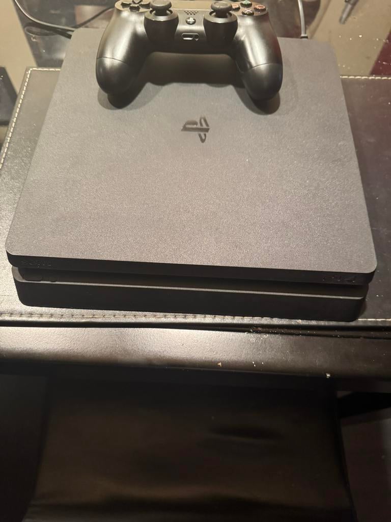 PlayStation 4 500 GB met games - firmware update nodig, Spelcomputers en Games, Ophalen, Zo goed als nieuw, Met harde schijf, Met 1 controller