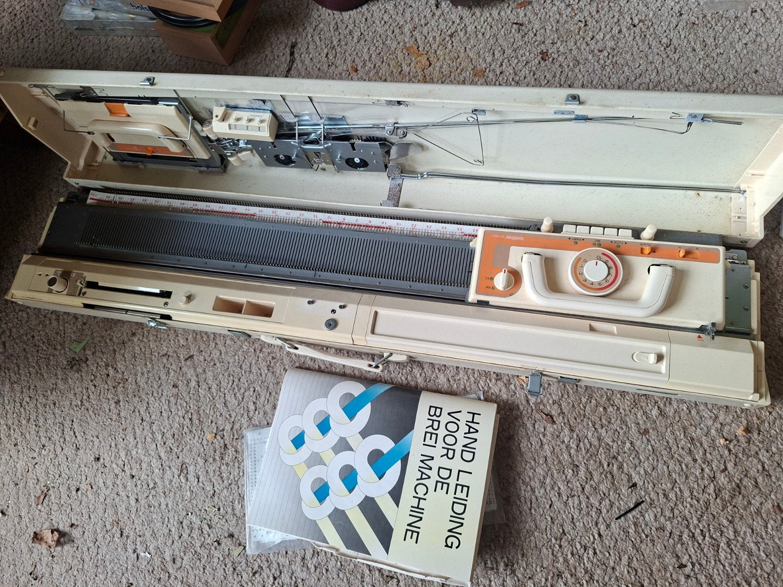 Brother breimachine KH-860 met handleiding, Hobby en Vrije tijd, Naaimachines en Toebehoren, Ophalen, Gebruikt, Naaimachine, Brother