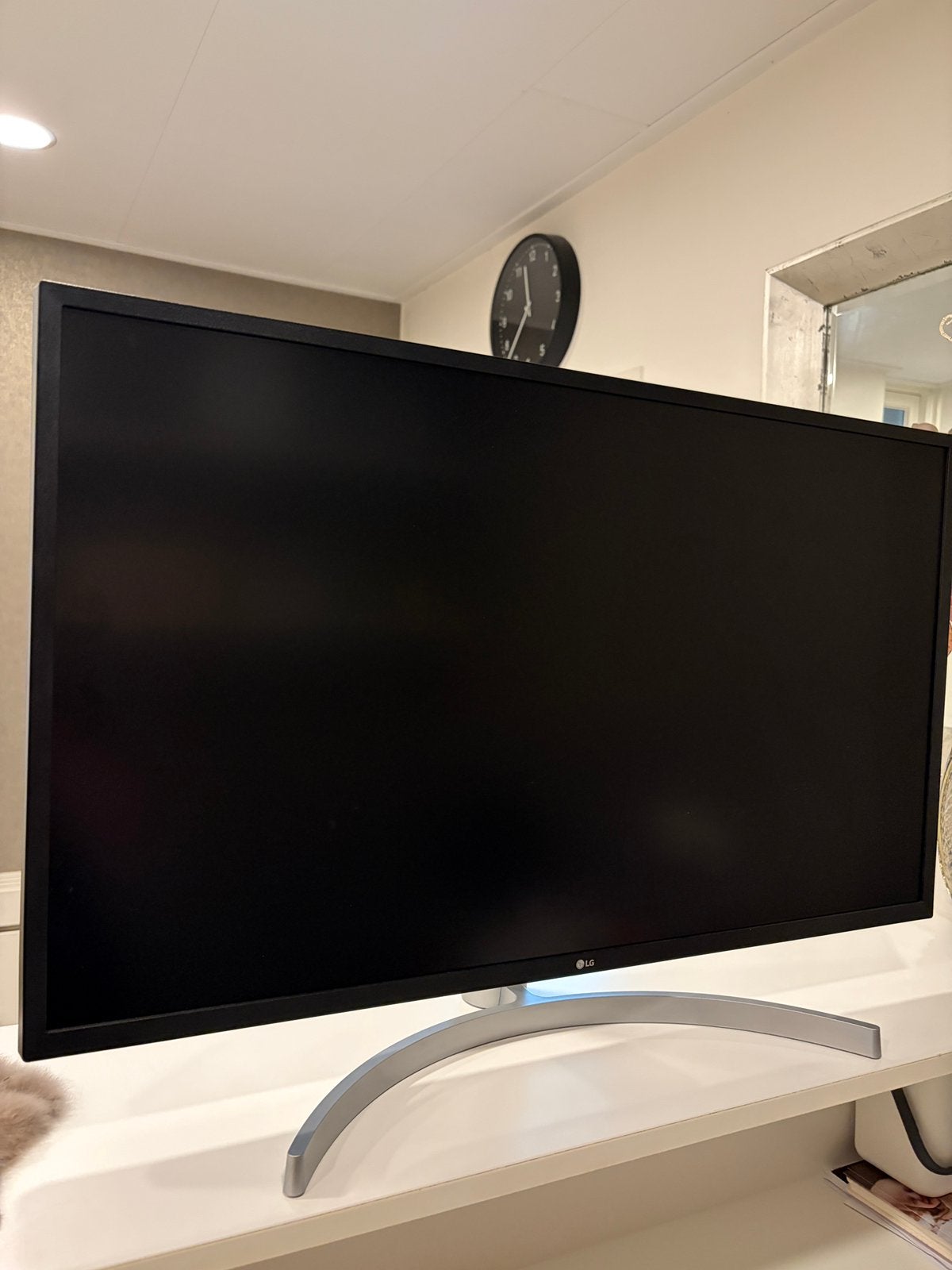 Foto 3 van LG Monitor 4K 31.5 inch