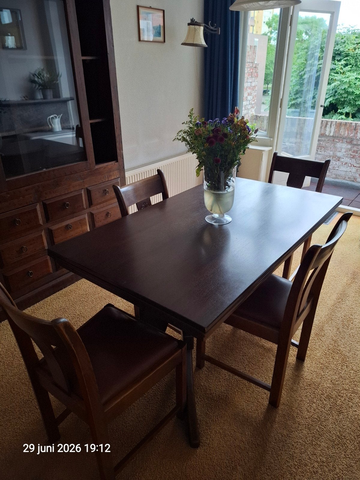 Elegante eettafel met 4 stoelen - Klassiek design, Huis en Inrichting, Tafels | Eettafels, Ophalen, Gebruikt, 100 tot 150 cm, Klassiek