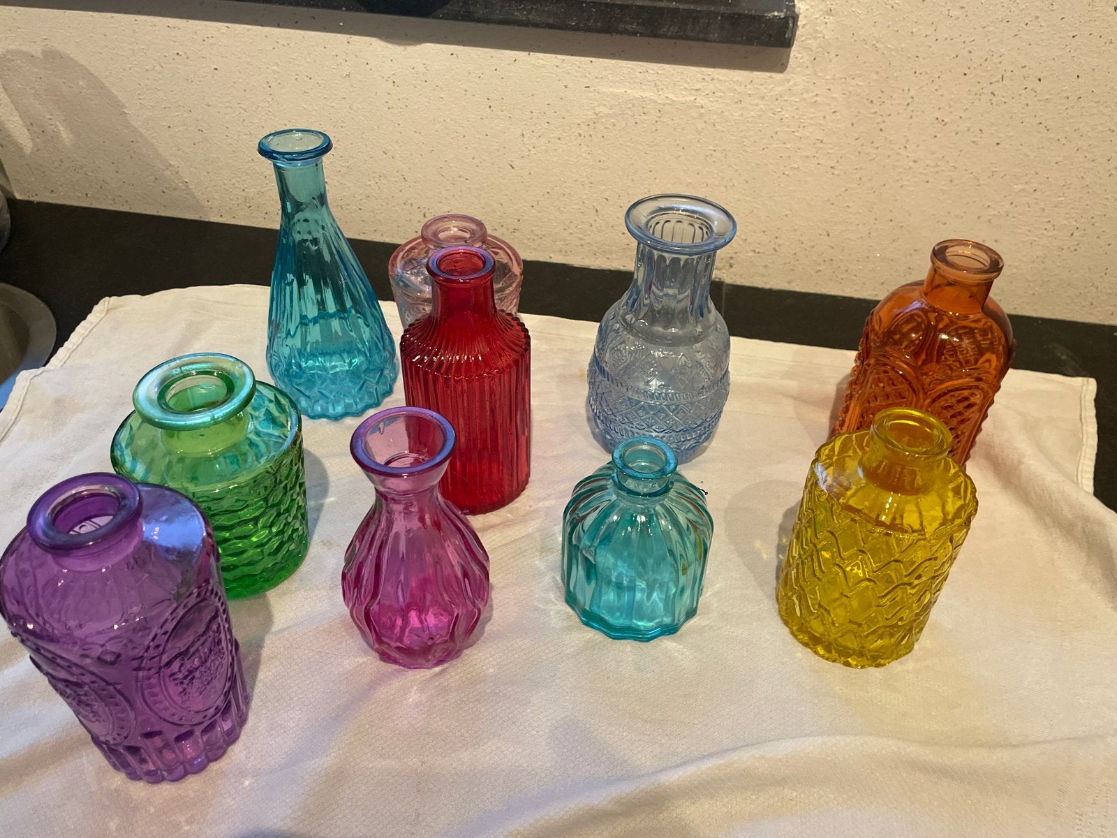 Set van 10 gekleurde glazen vaasjes, Ophalen of Verzenden