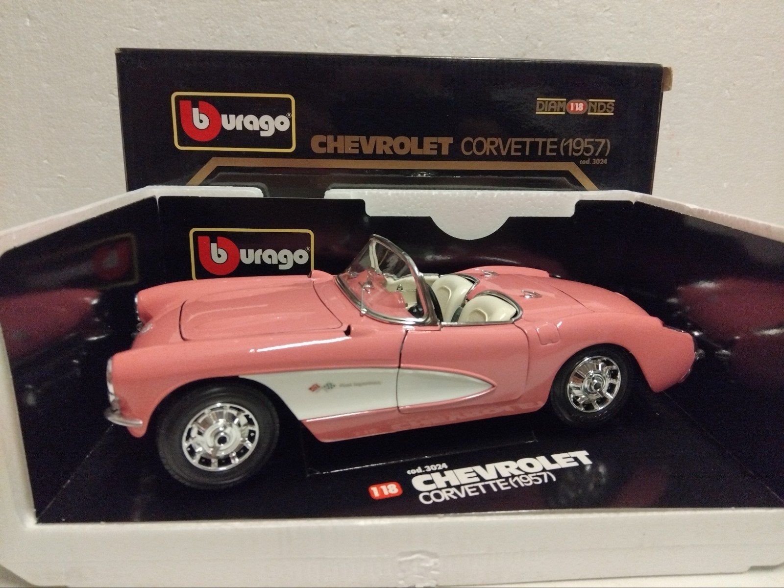 Chevrolet Corvette C1 cabriolet pink Bburago metal 1:18 KRD, Ophalen of Verzenden, Zo goed als nieuw, Auto, Overige merken