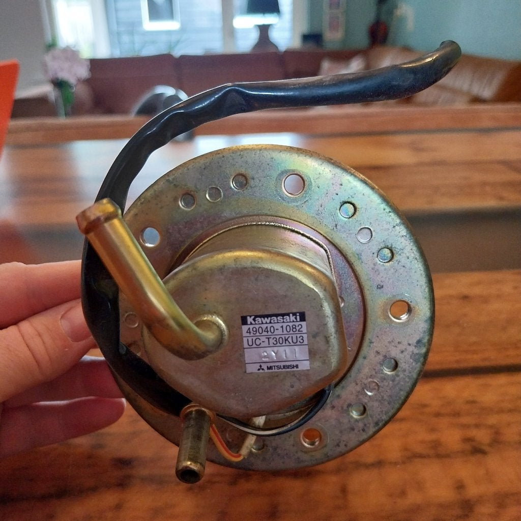 Kawasaki Brandstofpomp 49040-1082 UC-T30KU3 Mitsubishi, Motoren, Ophalen of Verzenden, Gebruikt