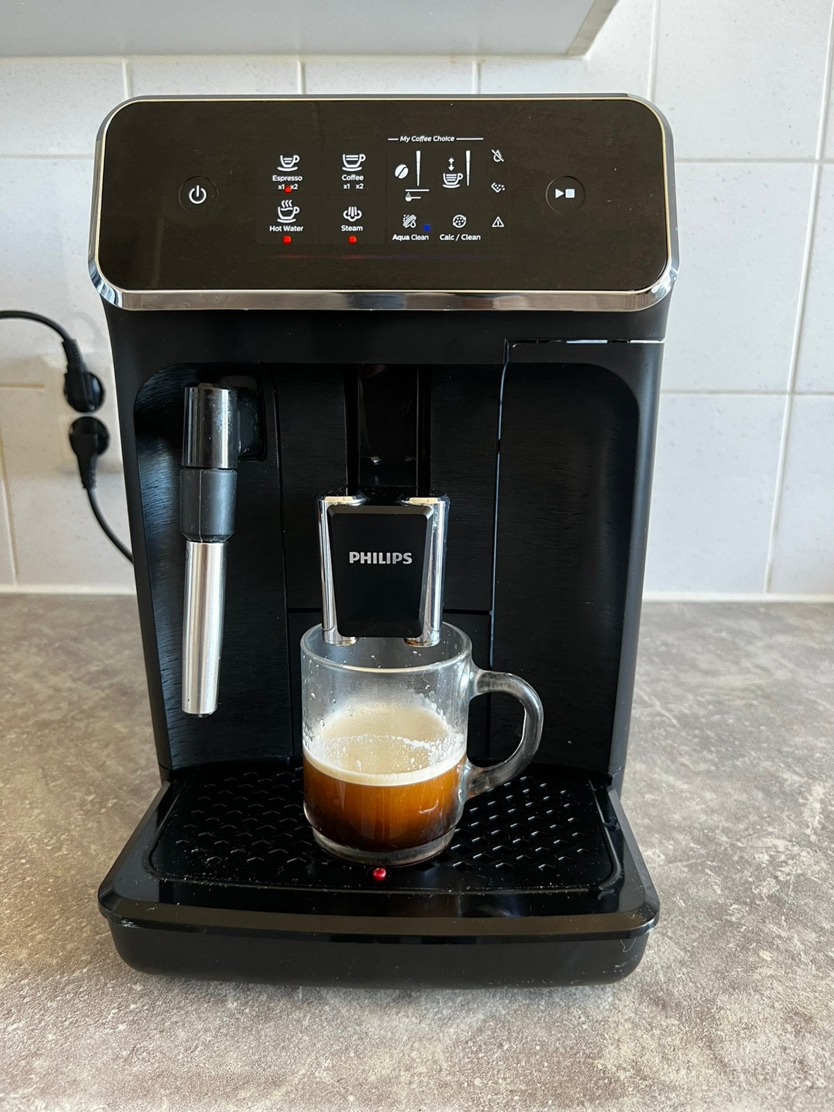 Philips volautomatische koffiemachine in nette staat., Witgoed en Apparatuur, Koffiezetapparaten, 10 kopjes of meer, Ophalen, Zo goed als nieuw