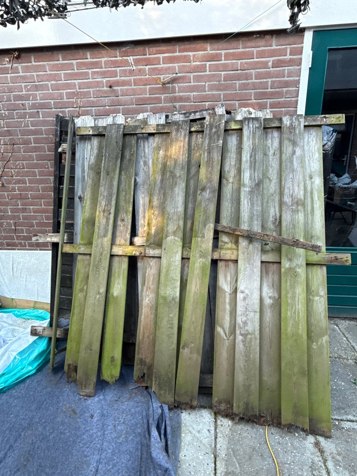 GRATIS AF TE HALEN Gebruikte houten schuttingdelen en palen, Ophalen, Minder dan 3 meter, Hout, 1 tot 2 meter