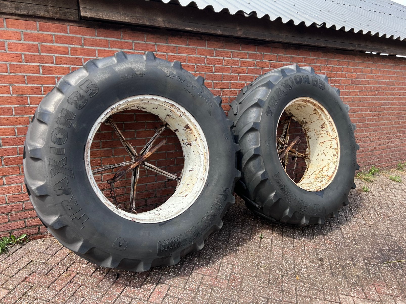 Dubbellucht 20.8R38 5 ster molcon passend naast 650/65R38, Zakelijke goederen, Agrarisch | Onderdelen | Banden, Velgen en Assen