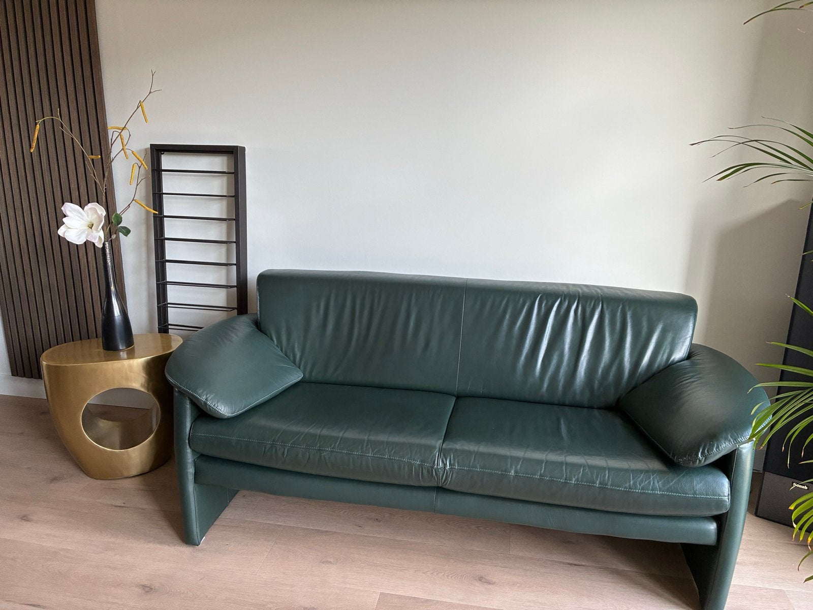 Donkergroene leren tweezitsbank 'Touche', Huis en Inrichting, Ophalen, Gebruikt, Design, 150 tot 200 cm