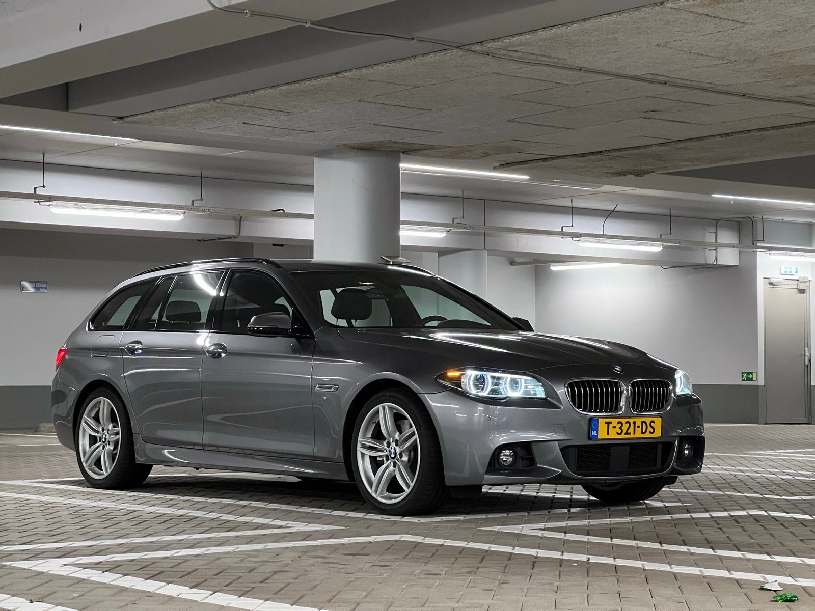 BMW 528i Touring M Sport | 245 pk | HUD | Trekhaak | 136dkm, Automaat, Euro 5, Zwart, 4 cilinders