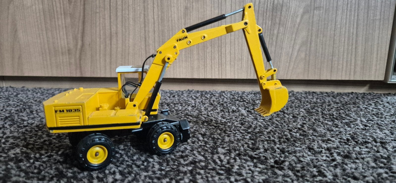Faun HM1035 graafmachine NZG 174, Hobby en Vrije tijd, Modelauto's | 1:50, Ophalen of Verzenden, Hijskraan, Tractor of Landbouw