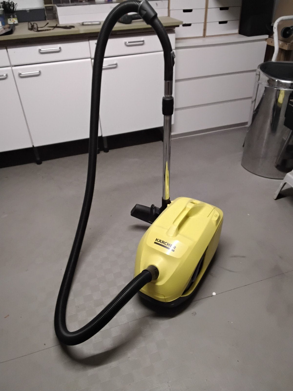 Kärcher stofzuiger met waterfilter, krachtig en betrouwbaar, Ophalen, Gebruikt, Kärcher, Sledestofzuiger