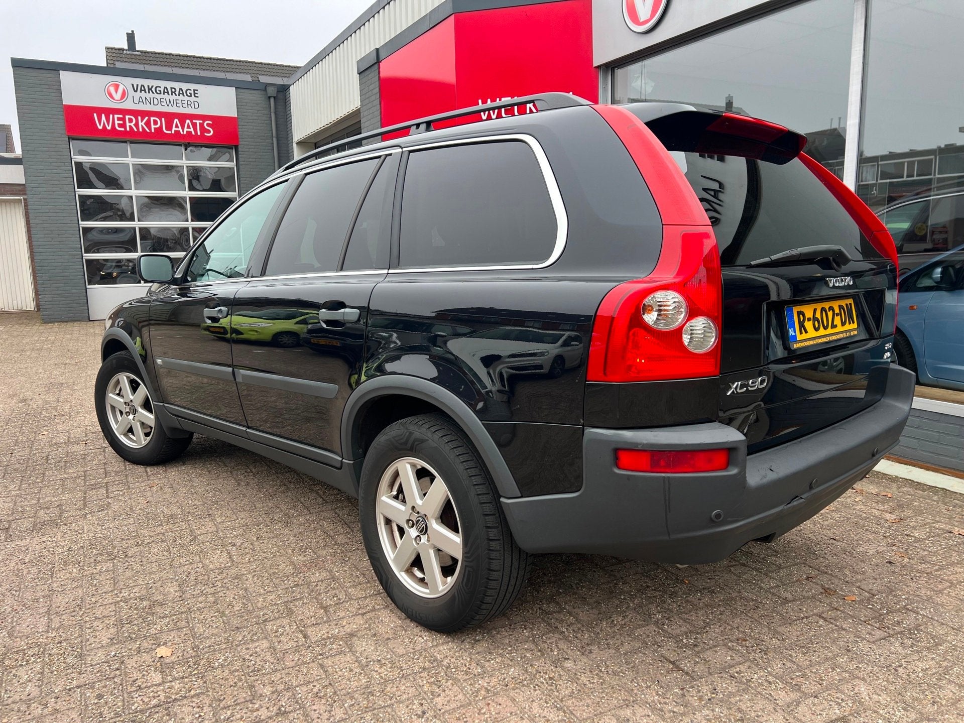 Volvo XC90 2.5 T 209pk, nieuwe apk, leder, navi, opendak, Auto's, Gebruikt, Zwart, Leder, Bedrijf