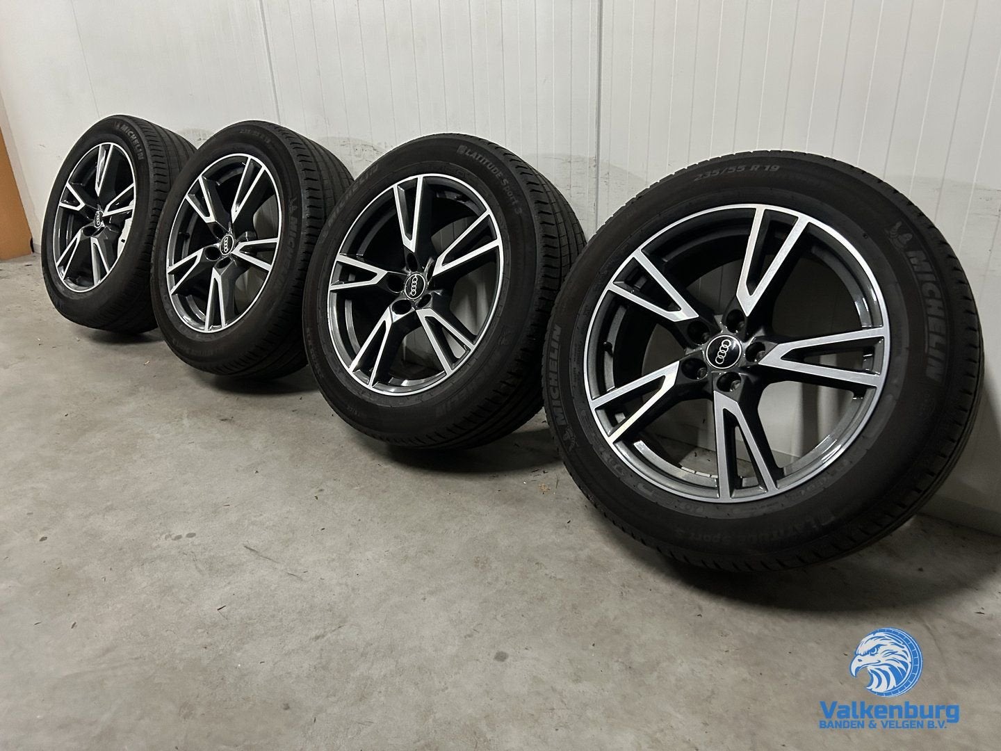 6mm! Originele Audi Q5 SQ5 80A 19 inch antraciete velgen 5x1