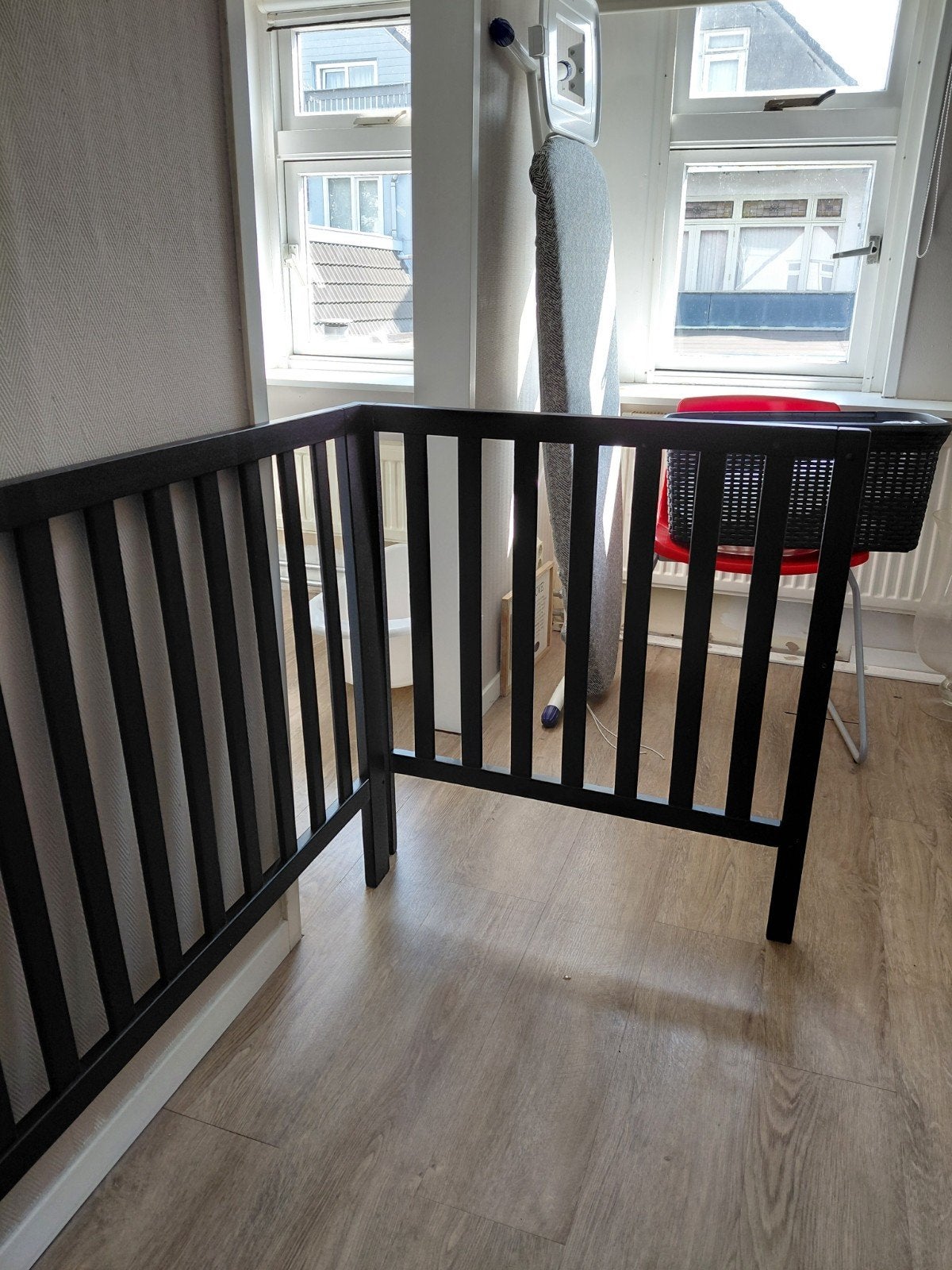 Zwart houten  box, Ophalen, Gebruikt, Ledikant
