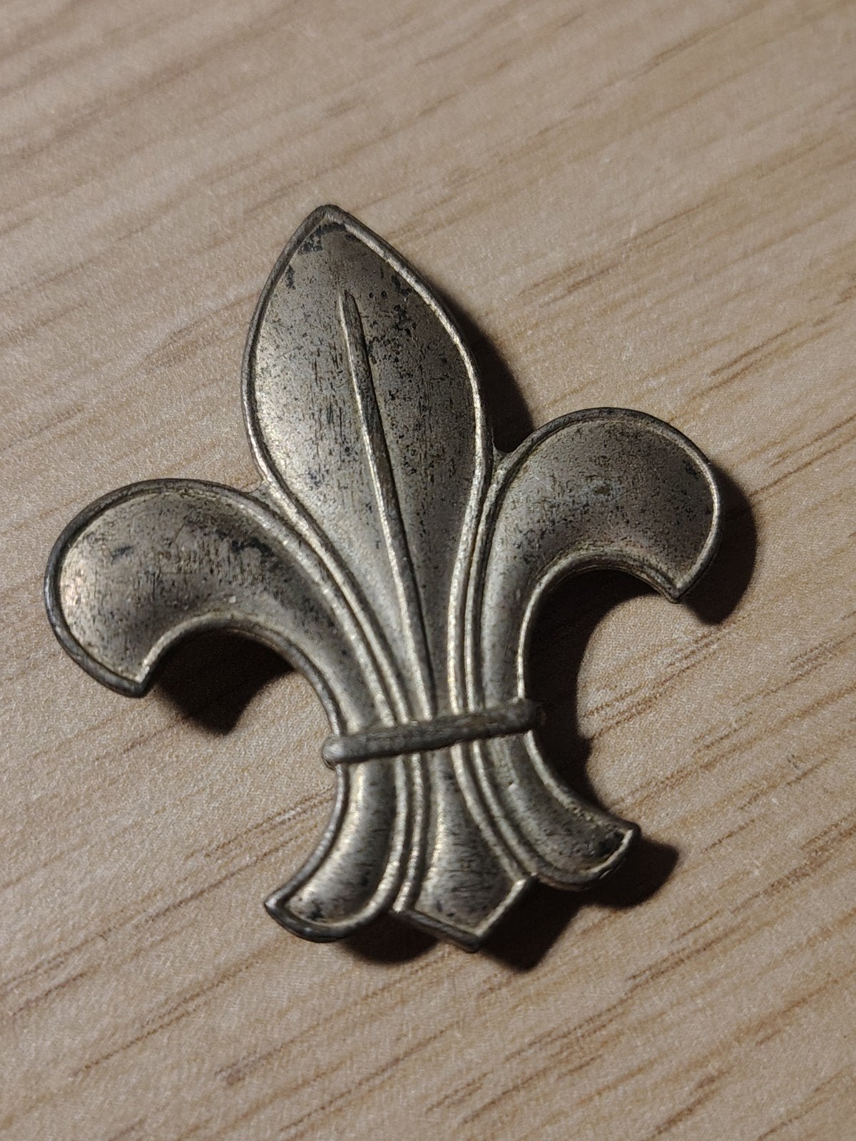 Scouting? Franse Lelie Speldje Clip, Verzamelen, Speldjes, Pins en Buttons, Ophalen of Verzenden, Zo goed als nieuw