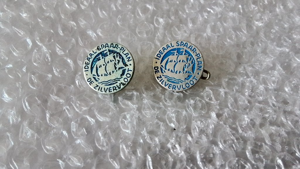 Speldje en een broche ideaal spaarplan de zilvervloot, Ophalen of Verzenden, Zo goed als nieuw, Overige onderwerpen