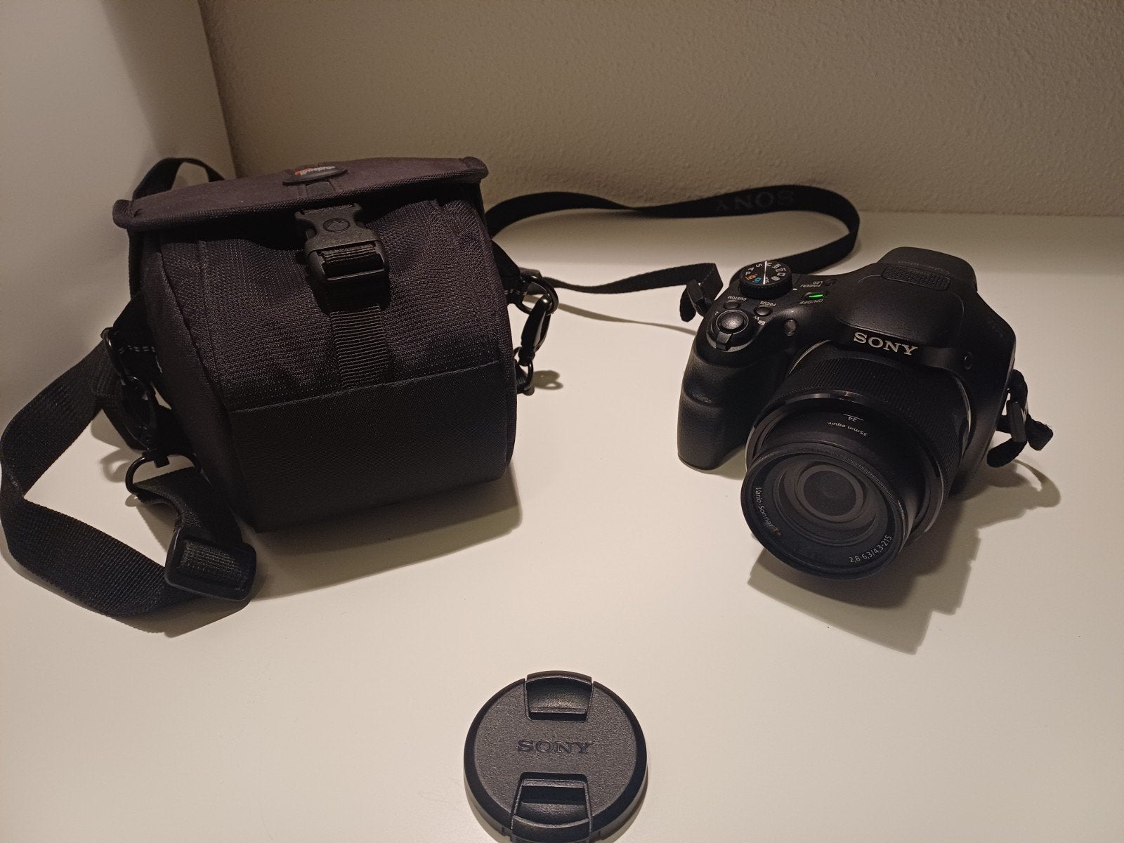 Sony Cyber-shot DSC-HX300 Bridgecamera met 50x optische zoo, Audio, Tv en Foto, Fotocamera's Digitaal, Ophalen of Verzenden, Zo goed als nieuw